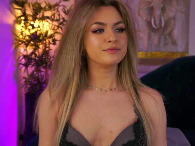 NayaQuinn from BongaCams