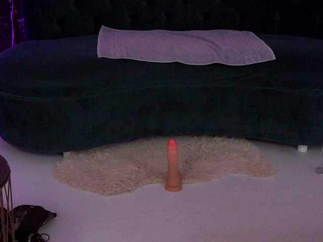 NayaQuinn from BongaCams