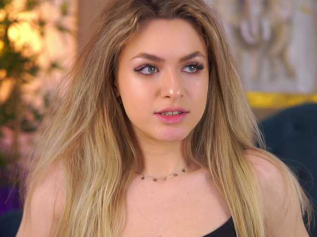 NayaQuinn's BongaCams show and profile