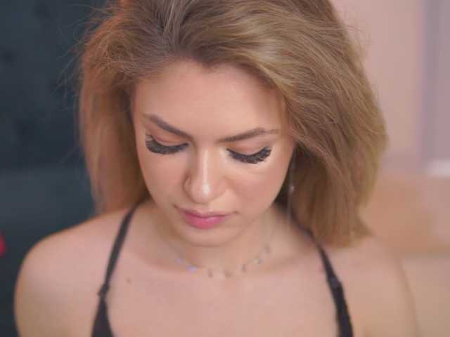 NayaQuinn's BongaCams show and profile