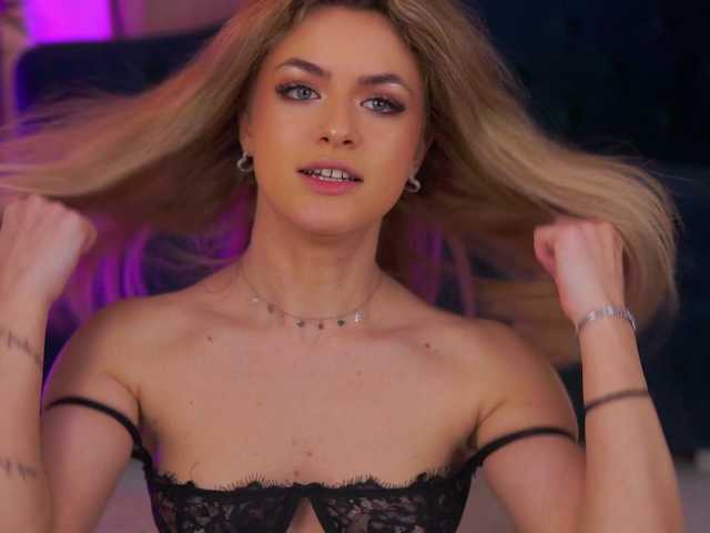 NayaQuinn's BongaCams show and profile