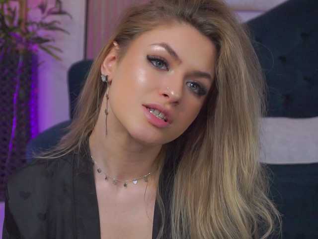 NayaQuinn video chat preview