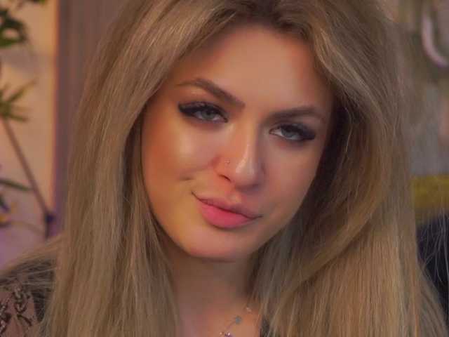 NayaQuinn video chat preview