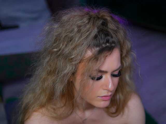 NayaQuinn's BongaCams show and profile