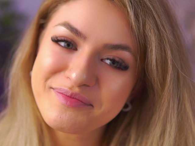 NayaQuinn's BongaCams show and profile