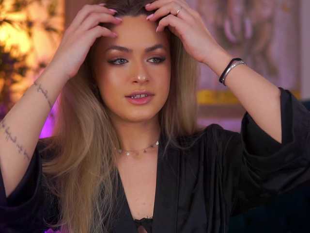 NayaQuinn's BongaCams show and profile