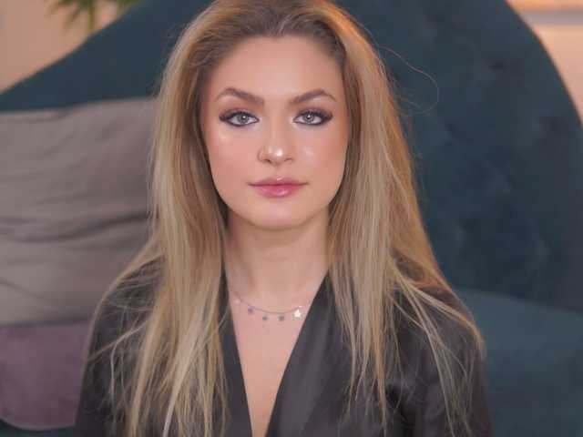 NayaQuinn's BongaCams show and profile