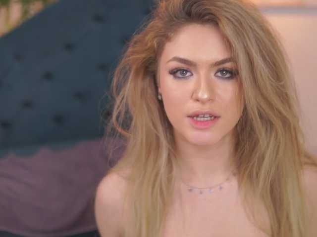 NayaQuinn's BongaCams show and profile