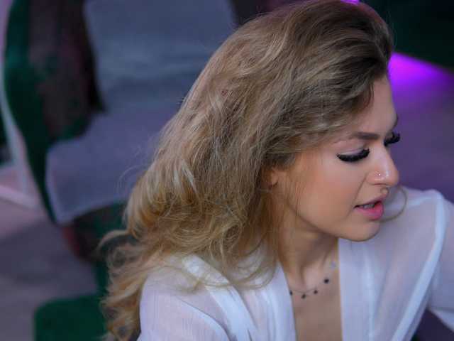 NayaQuinn's BongaCams show and profile