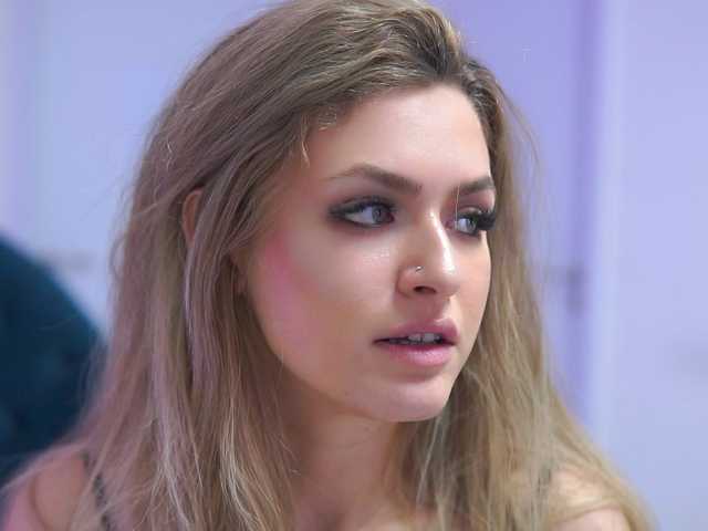 NayaQuinn's BongaCams show and profile