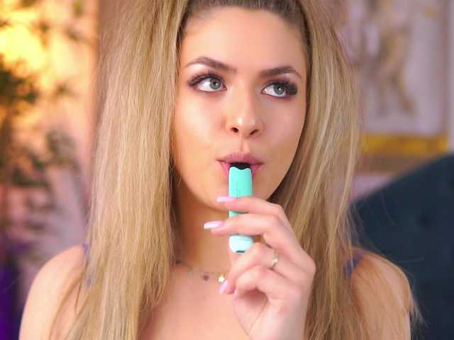 NayaQuinn's BongaCams show and profile