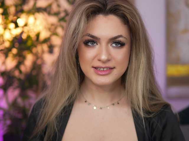 NayaQuinn's BongaCams show and profile