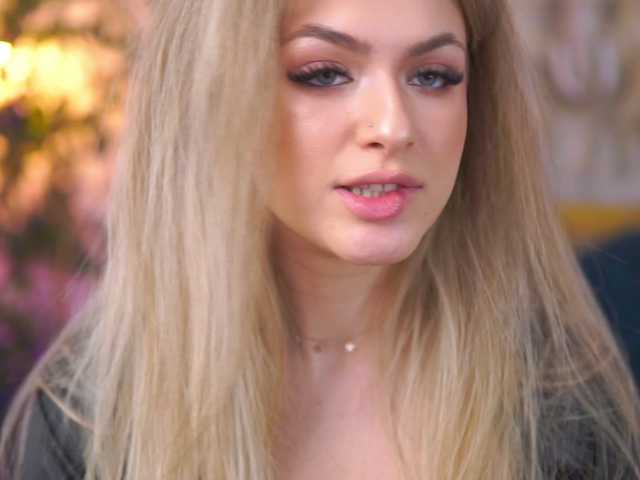 NayaQuinn's BongaCams show and profile