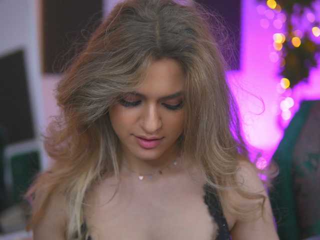 NayaQuinn's BongaCams show and profile