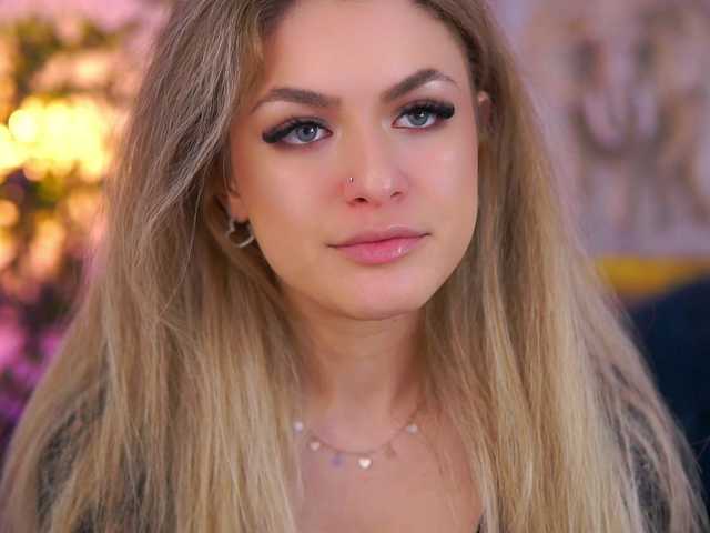 NayaQuinn's BongaCams show and profile