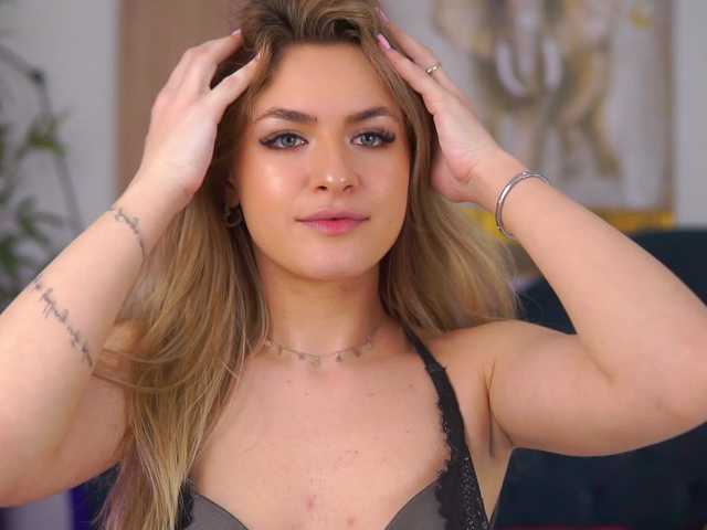 NayaQuinn's BongaCams show and profile