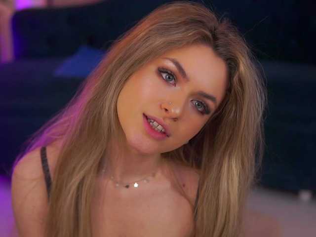 NayaQuinn's BongaCams show and profile