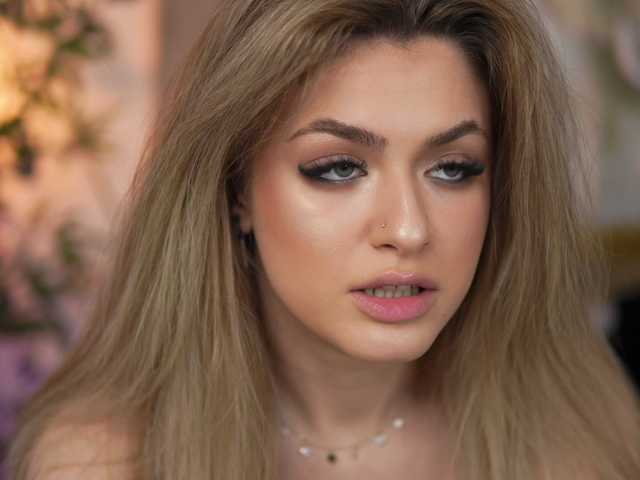 NayaQuinn's BongaCams show and profile