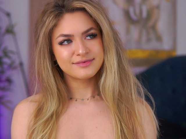 NayaQuinn's BongaCams show and profile