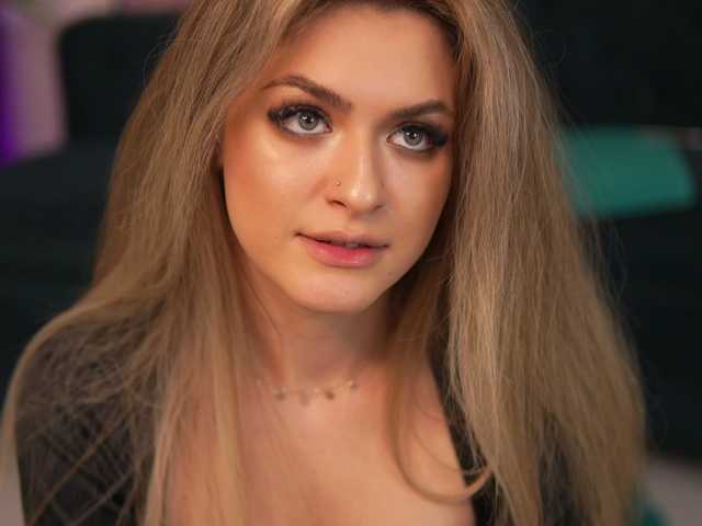 NayaQuinn's BongaCams show and profile