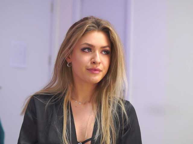 NayaQuinn's BongaCams show and profile