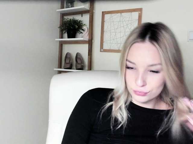 AngelaLux webcam