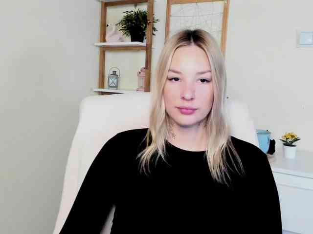 AngelaLux webcam