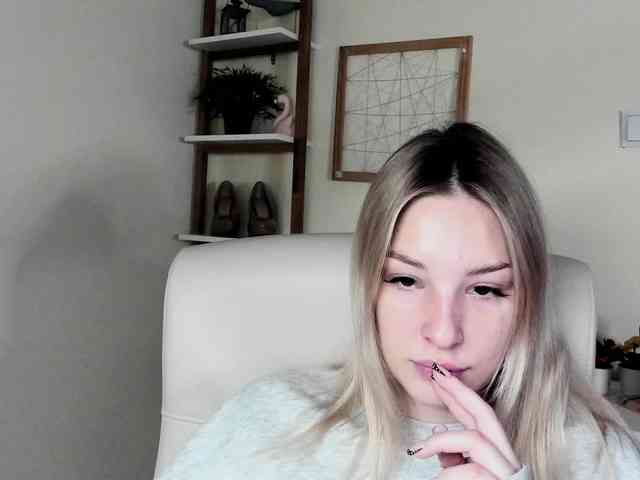 AngelaLux webcam
