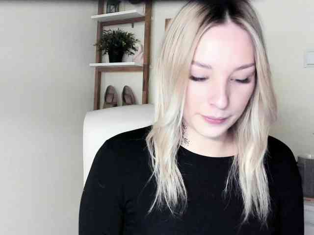 AngelaLux webcam