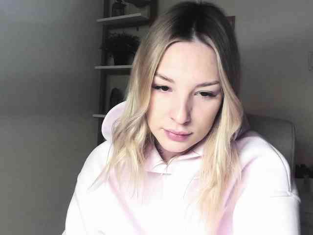 AngelaLux webcam
