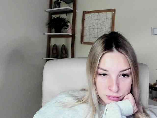 AngelaLux webcam