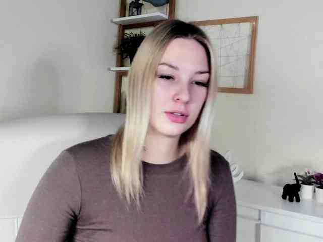 AngelaLux webcam
