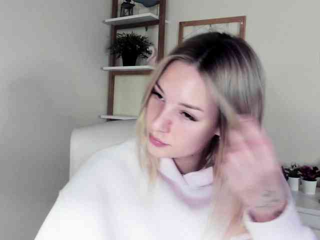 AngelaLux webcam