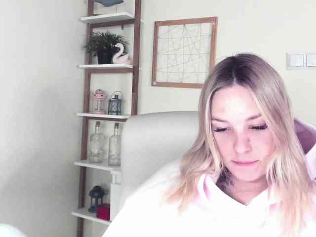 AngelaLux webcam
