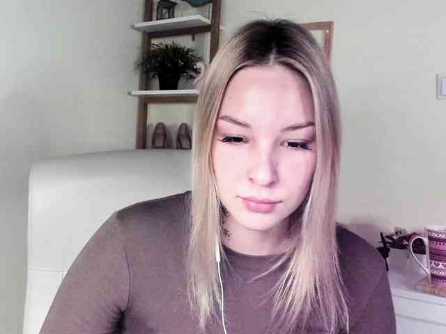 AngelaLux webcam
