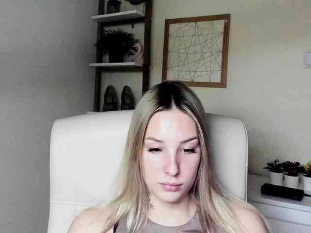 AngelaLux webcam
