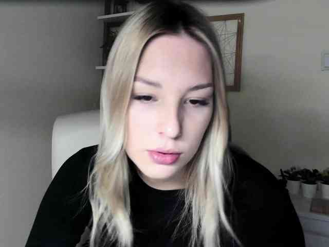 AngelaLux webcam
