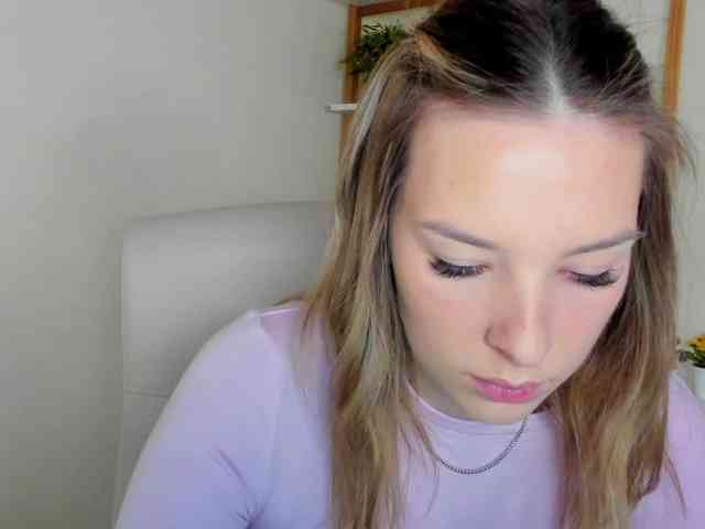 AngelaLux webcam