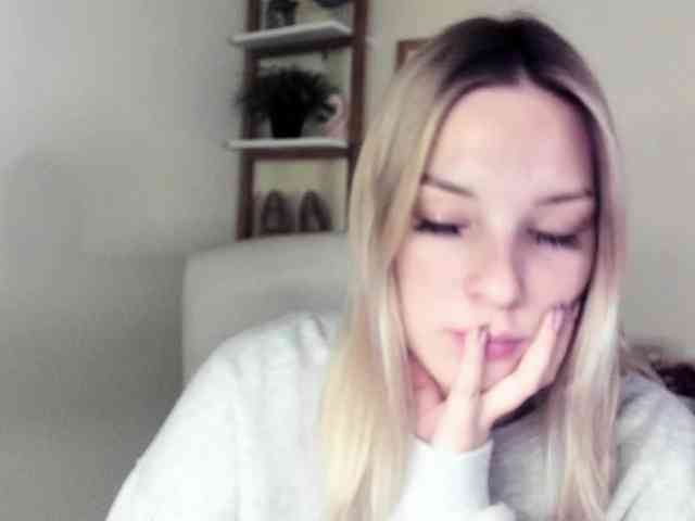 AngelaLux webcam