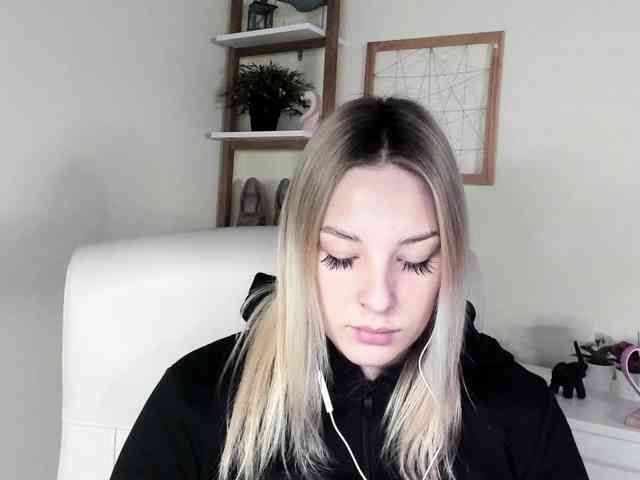 AngelaLux webcam