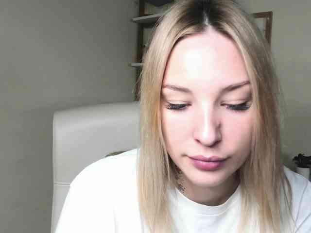 AngelaLux webcam