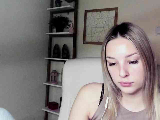 AngelaLux webcam