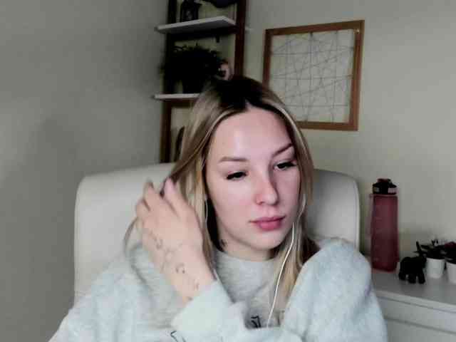 AngelaLux webcam