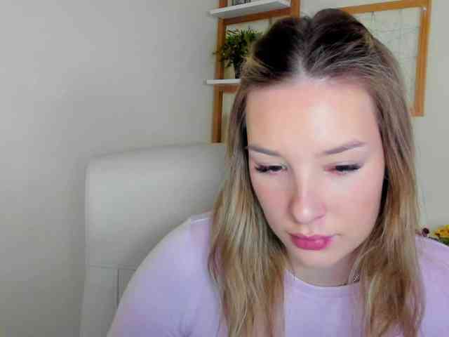 AngelaLux webcam