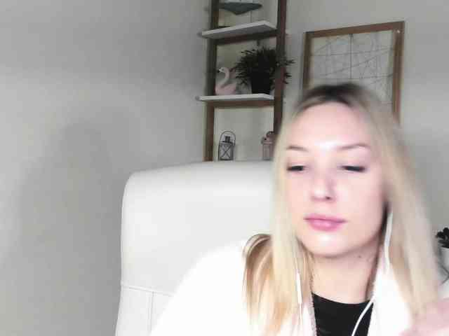 AngelaLux webcam