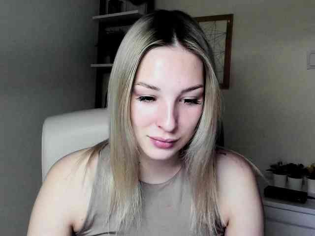 AngelaLux webcam