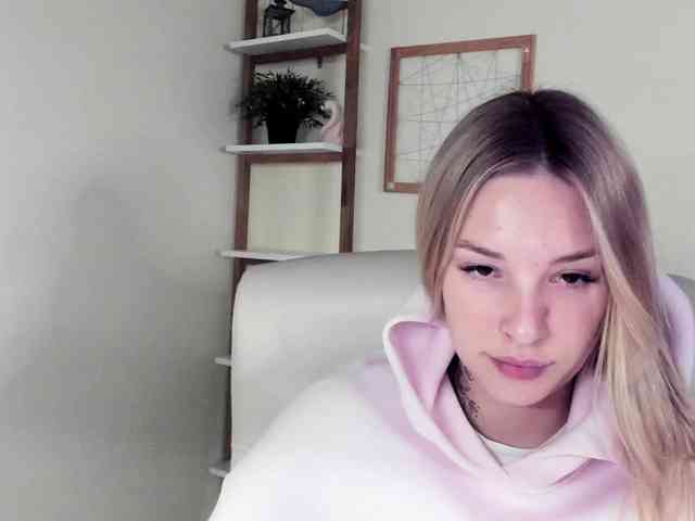 AngelaLux webcam