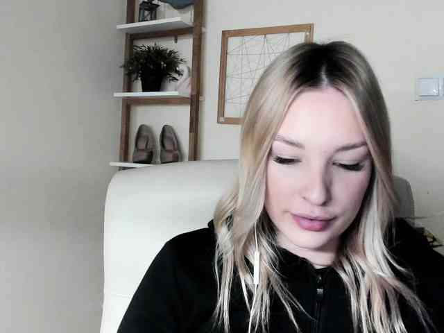 AngelaLux webcam