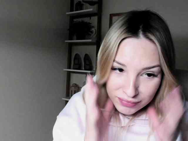 AngelaLux webcam