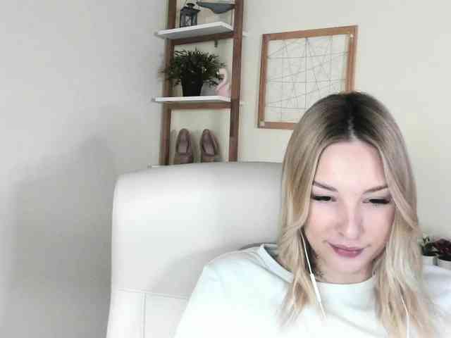 AngelaLux webcam